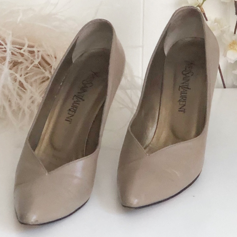Yves Saint Laurent Nude Heels Pumps • 8.5